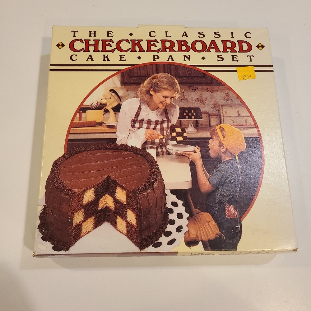 Classic Checkboard Cake Pan Set New in Box